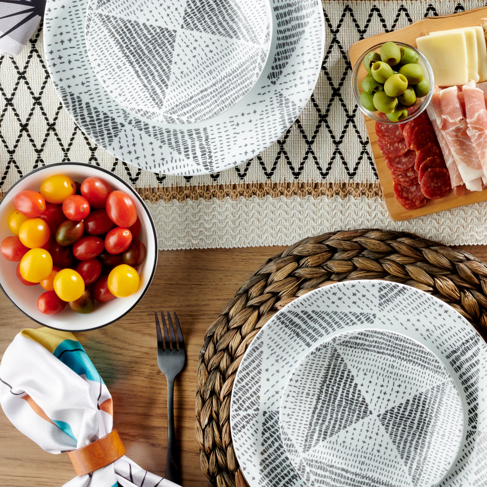 Corelle® Odisha 18-piece Dinnerware Set. Service for 6 - Image 8